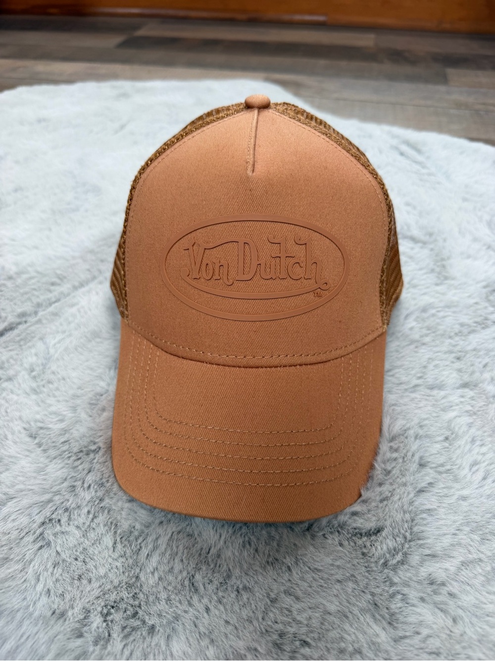 Von Dutch brown trucker hat